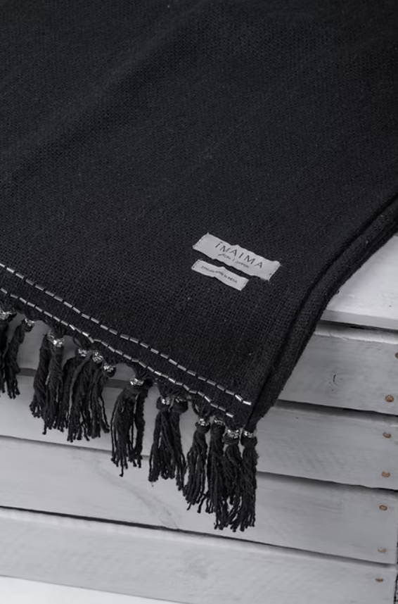 AMBA Handbestickter Schal Iimaima