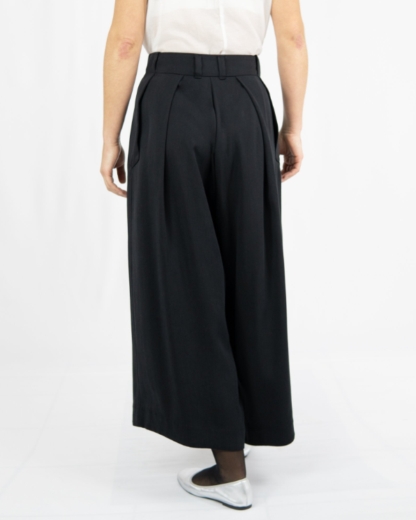 SMOOTH PANTS Weit schwingende Culotte Keijn