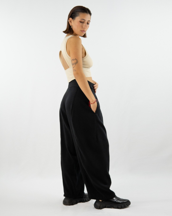 AdoPLI Minimalistische Bundfaltenhose Keijn