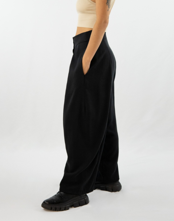 AdoPLI Minimalistische Bundfaltenhose Keijn