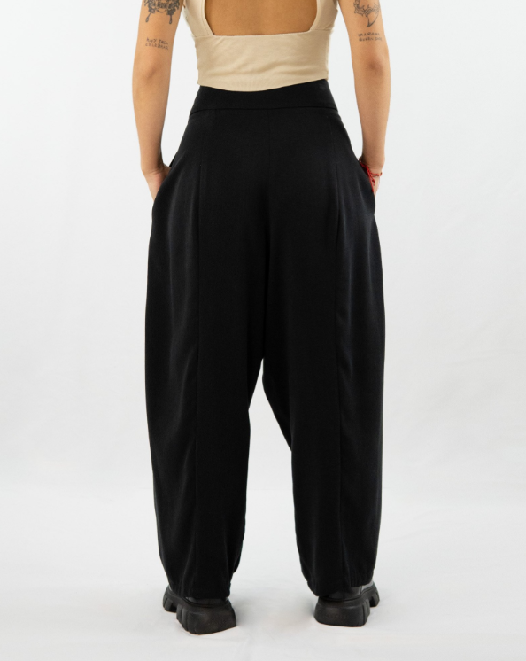 AdoPLI Minimalistische Bundfaltenhose Keijn