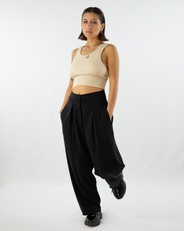 AdoPLI Minimalistische Bundfaltenhose Keijn