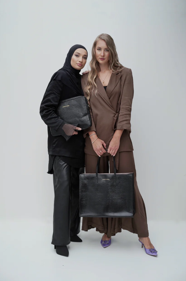 Laptop Ledertasche mit Krokooptik Schwarz Meriem Lebdiri