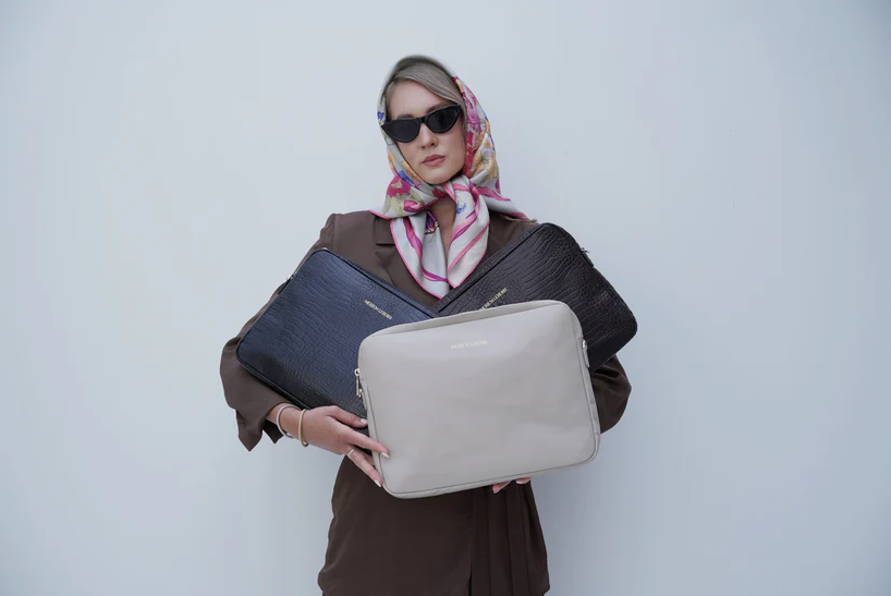 Laptop Ledertasche mit Krokooptik Braun Meriem Lebdiri