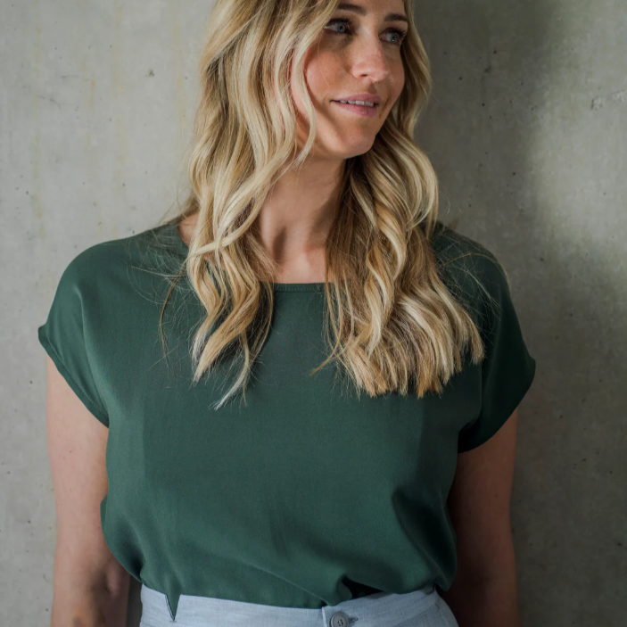 Viskosebluse aus 100 % recycelter Viskose ever&anon