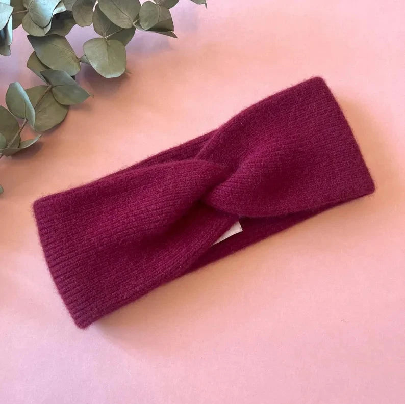 Gestricktes Stirnband mit Knotendetail in Bordeaux, Burgundy, Weinrot, Freiberg Knitwear