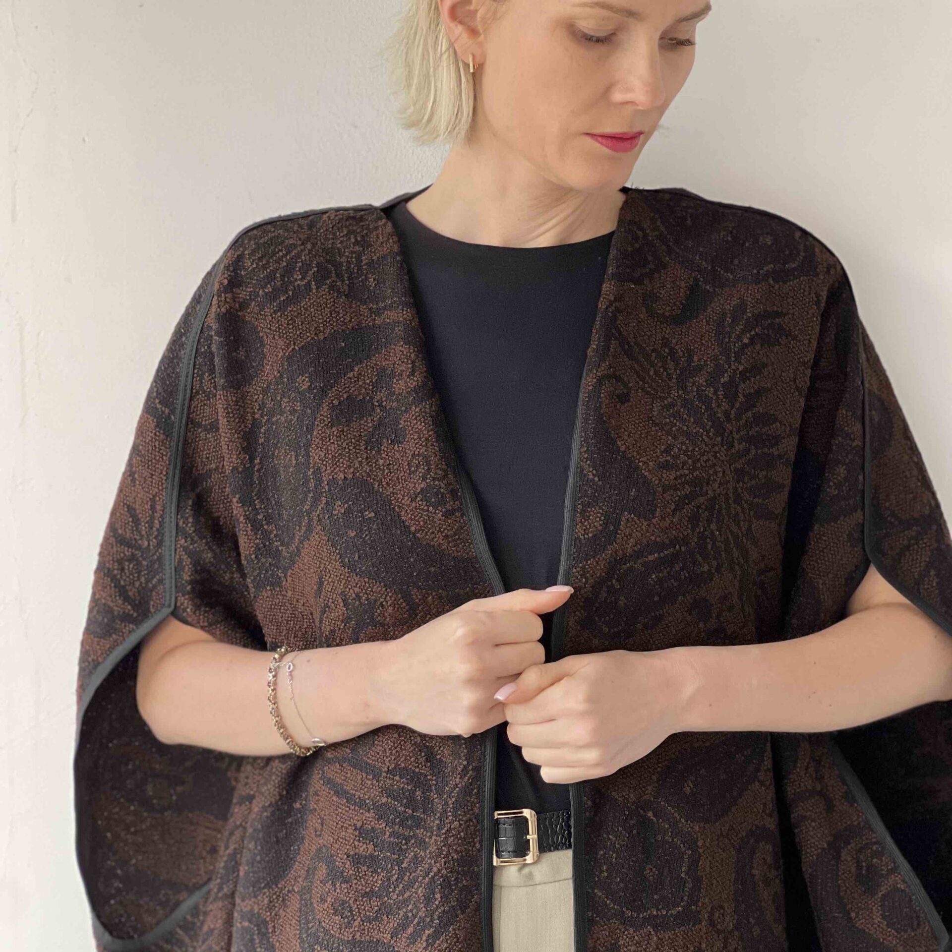 AQUARIUS CAPE Poncho The Aber Studio