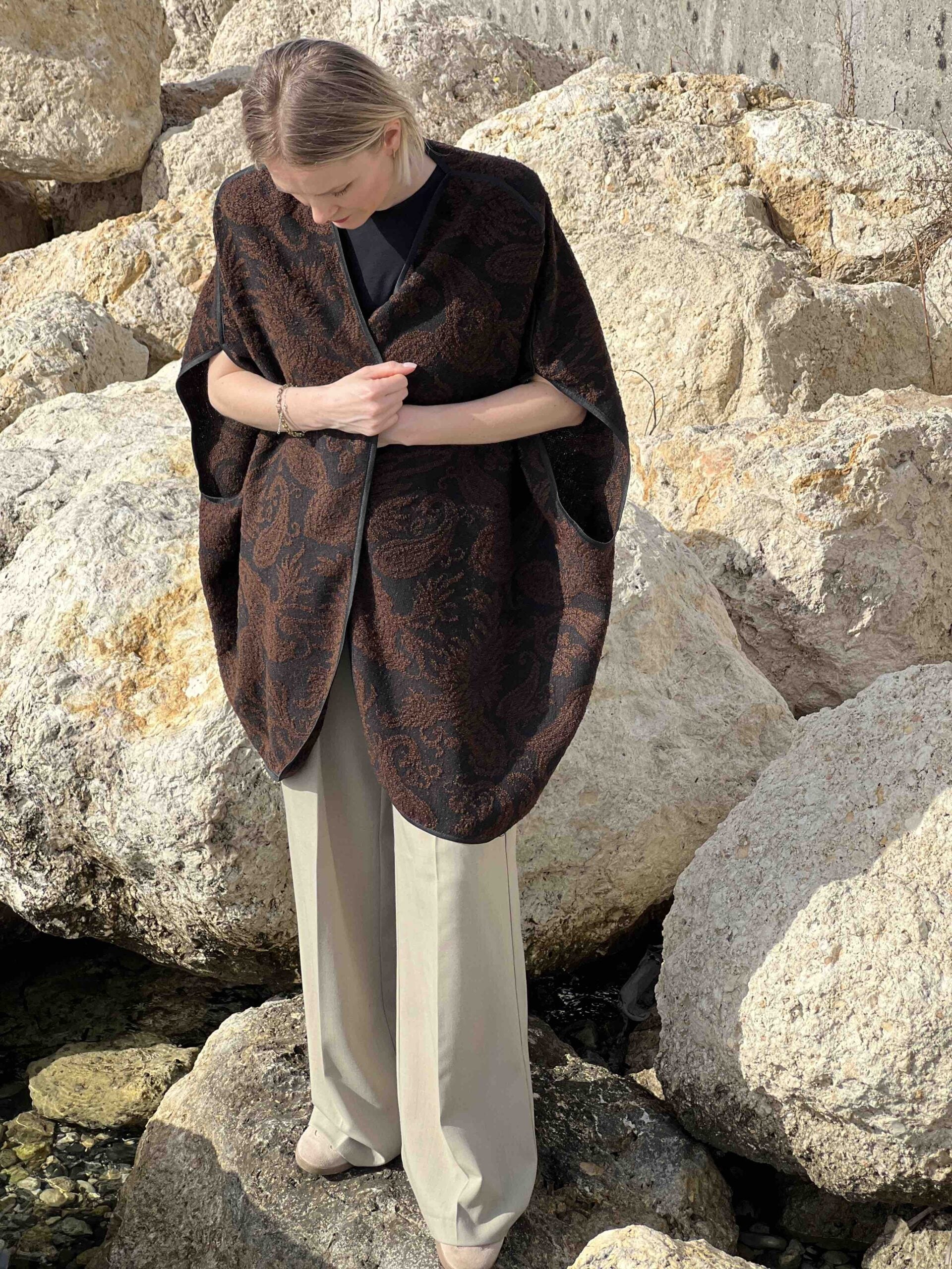 AQUARIUS CAPE Poncho The Aber Studio