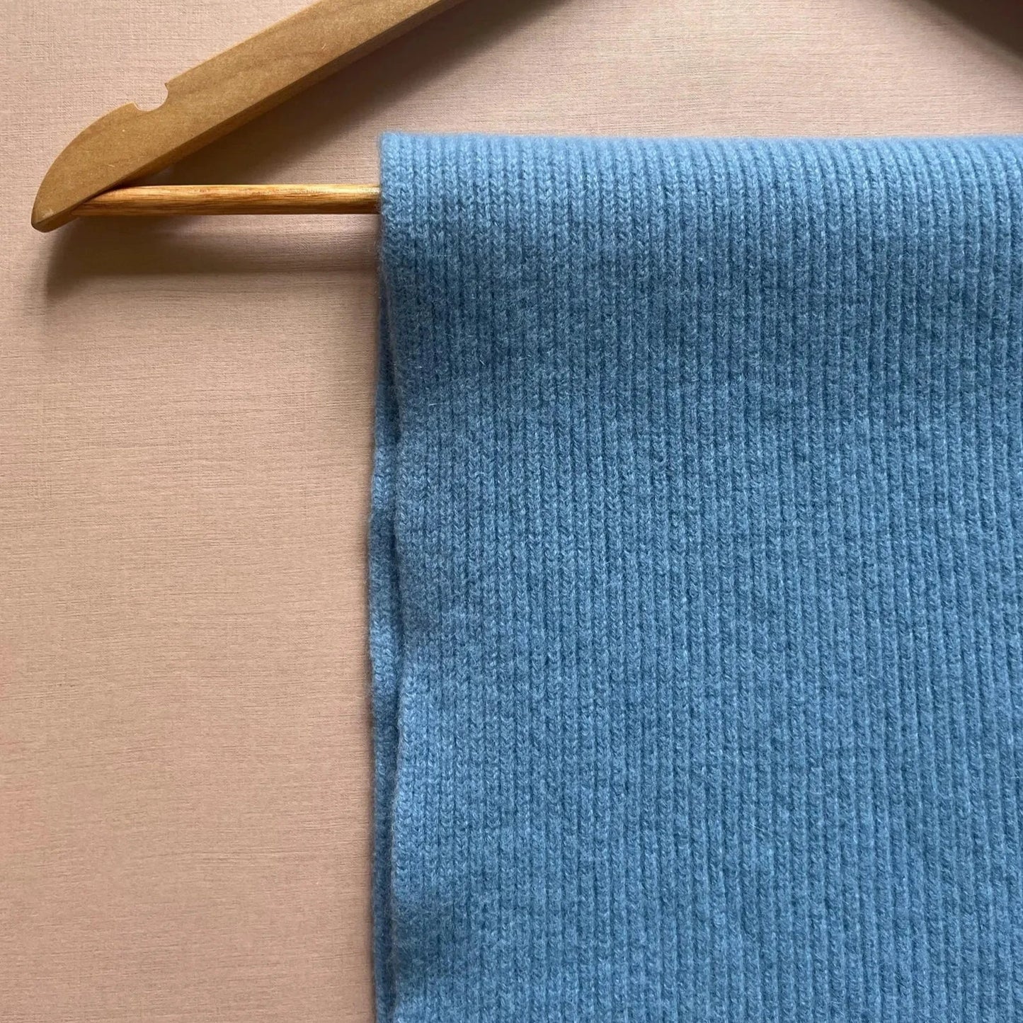 Merino Kaschmir Wollschal in Himmelblau, Freiberg Knitwear