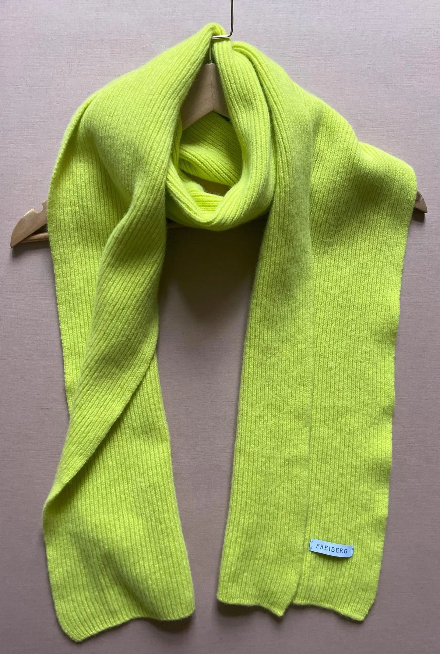 Merino Kaschmir Wollschal in Neongelb, Freiberg Knitwear