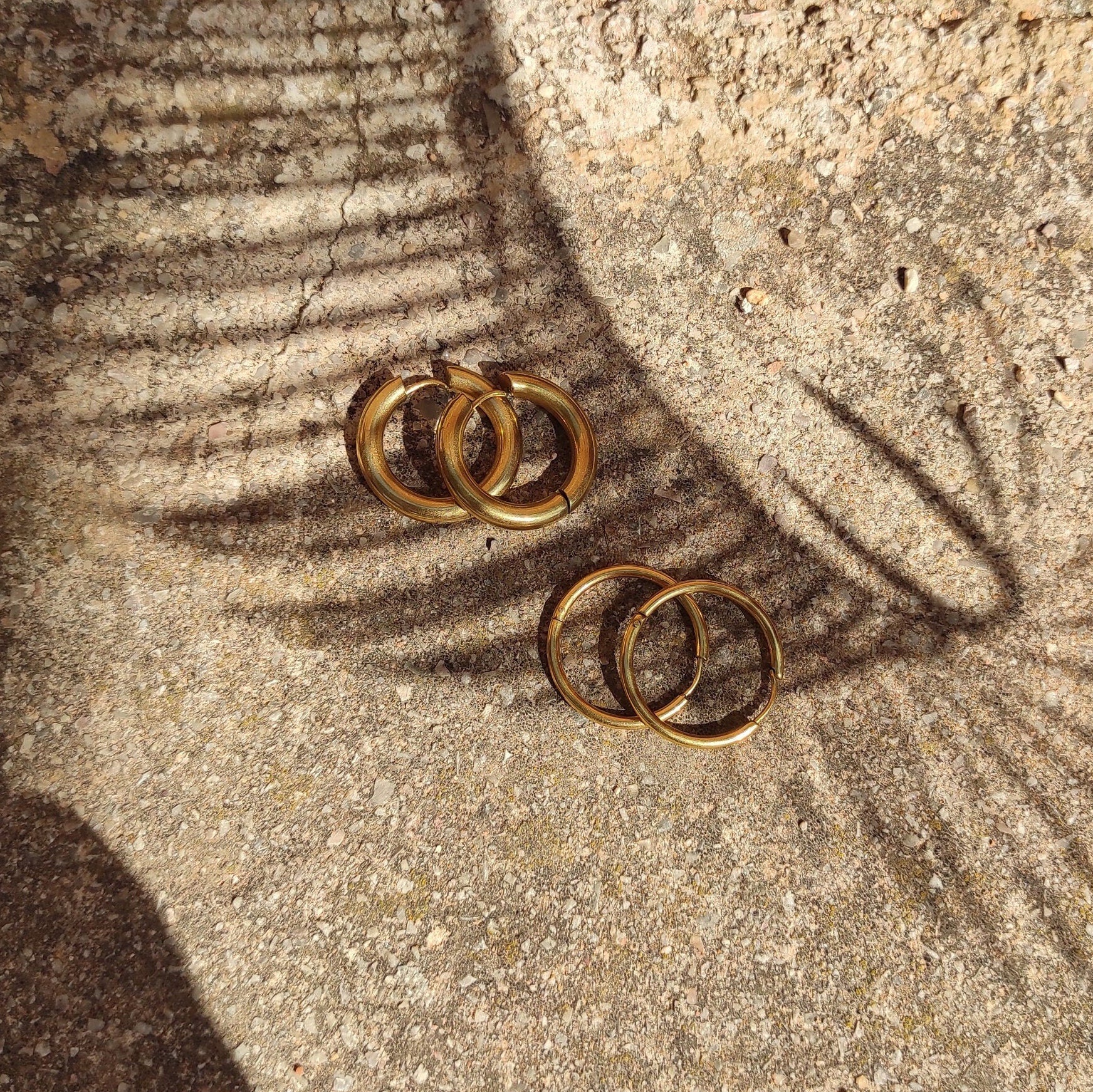 Ohrringe LEA, dünne Creolen, 24 mm