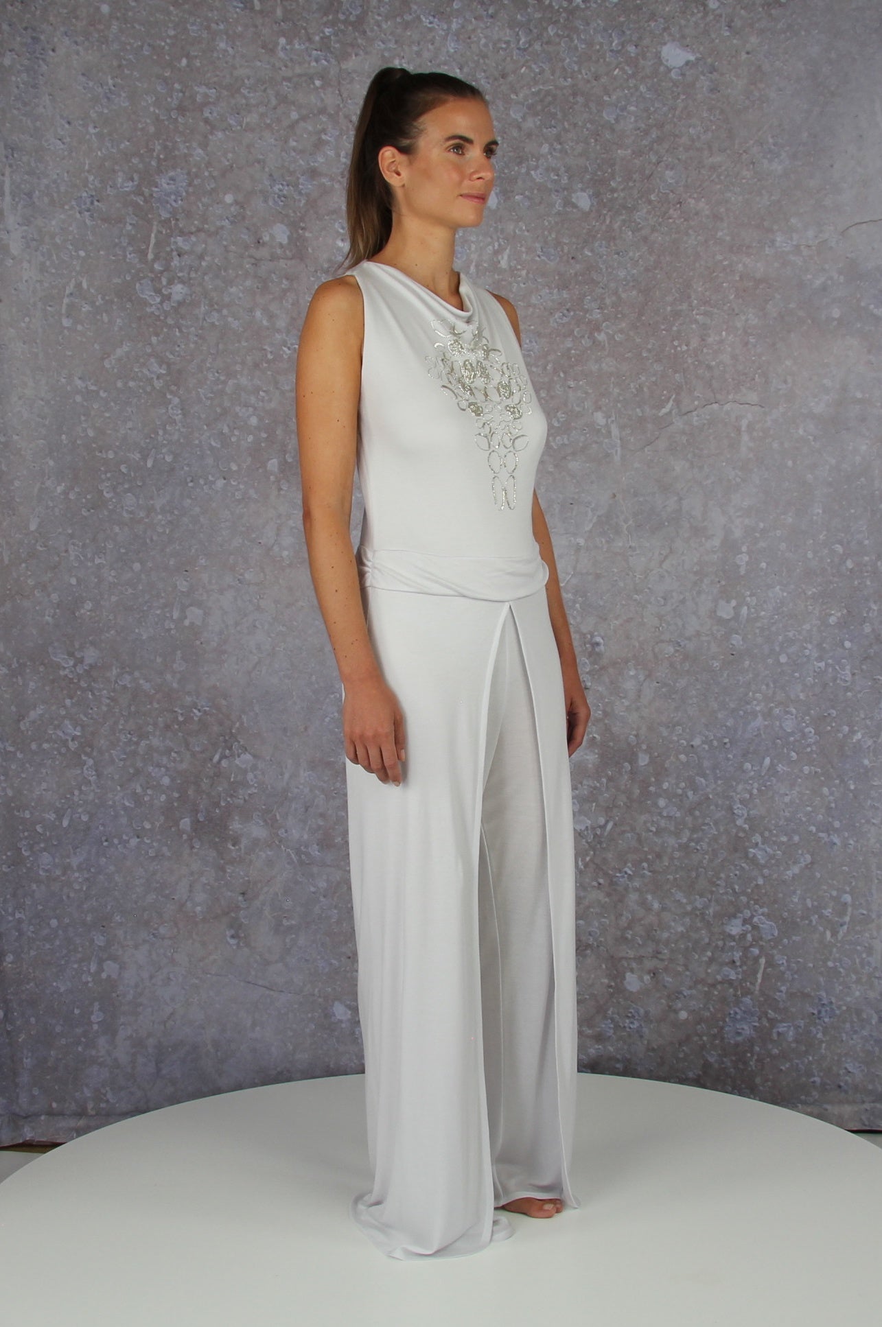 Bestickter Yoga-Overall aus Tencel - Y-05 Yoga Livestyle Fashion