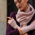 Kaschmir Merinowolle Handstulpen Blassrosa, Freiberg Knitwear