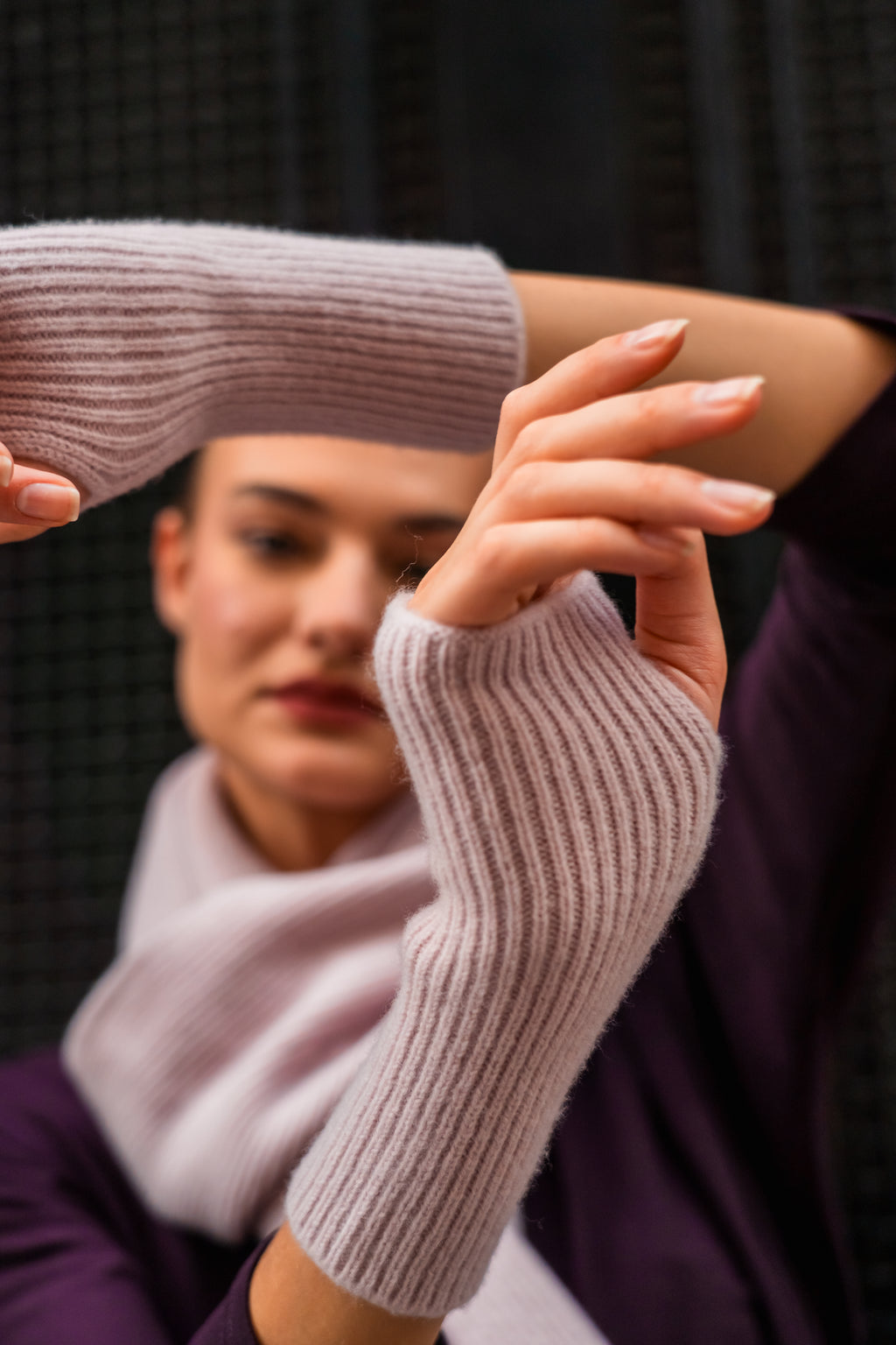 Kaschmir Merinowolle Handstulpen Blassrosa, Freiberg Knitwear