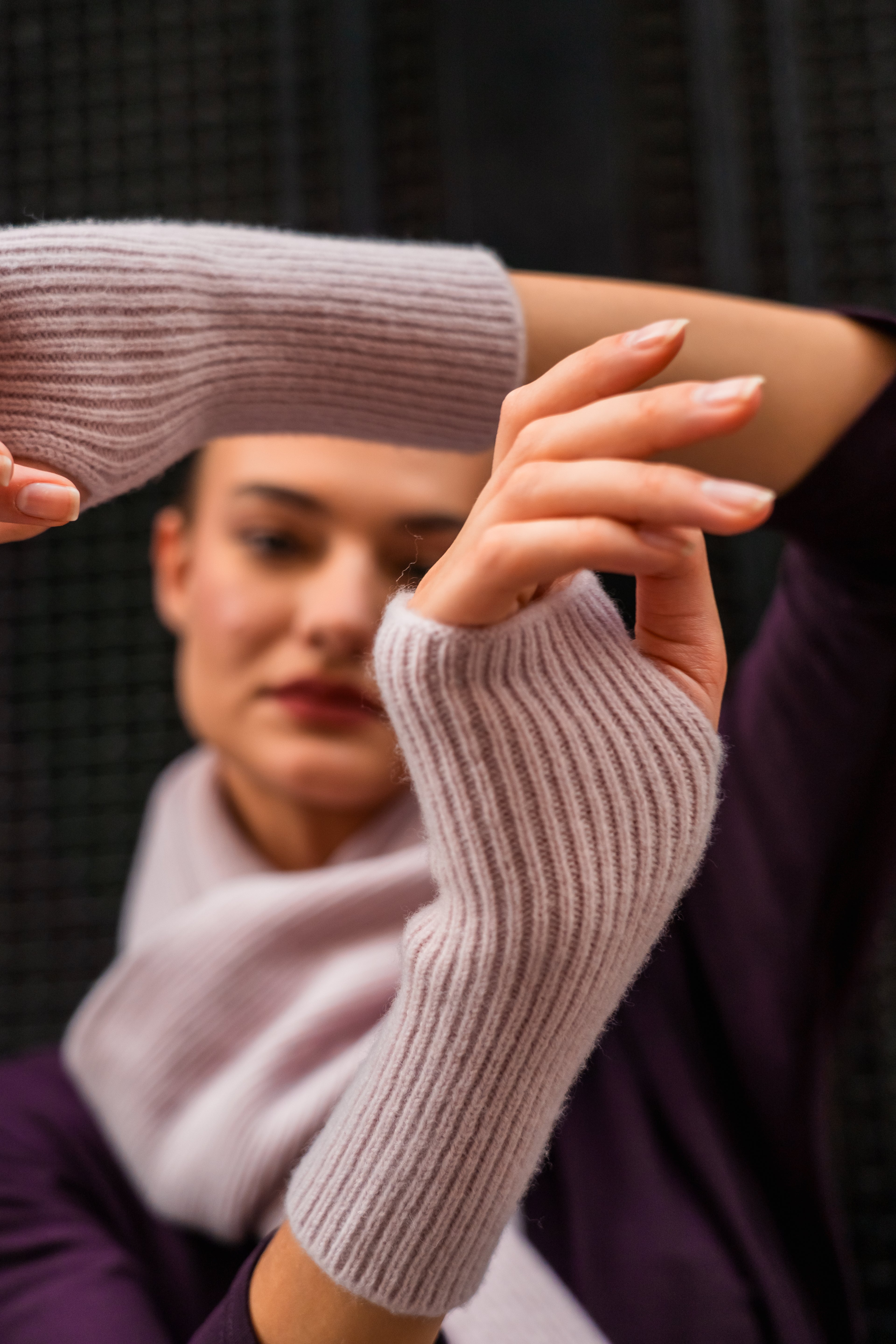 Kaschmir Merinowolle Handstulpen Blassrosa, Freiberg Knitwear