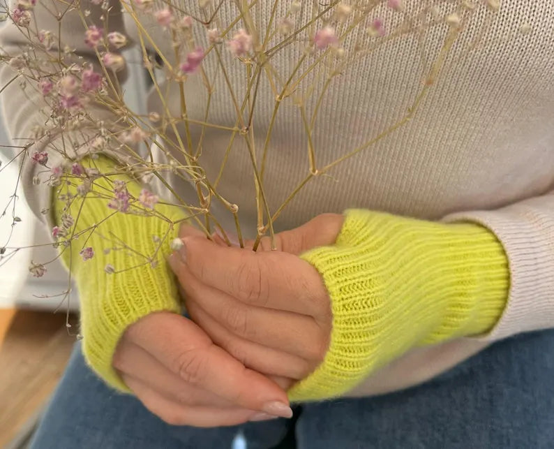 Kaschmir Merinowolle Handstulpen Gelb, Knallgelb, Freiberg Knitwear