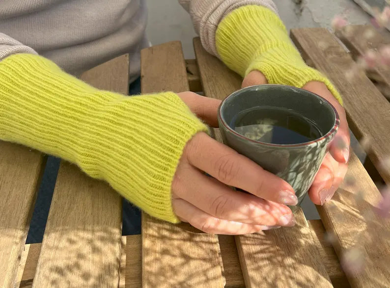 Kaschmir Merinowolle Handstulpen Gelb, Knallgelb, Freiberg Knitwear