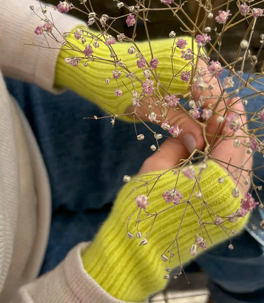 Kaschmir Merinowolle Handstulpen Gelb, Knallgelb, Freiberg Knitwear