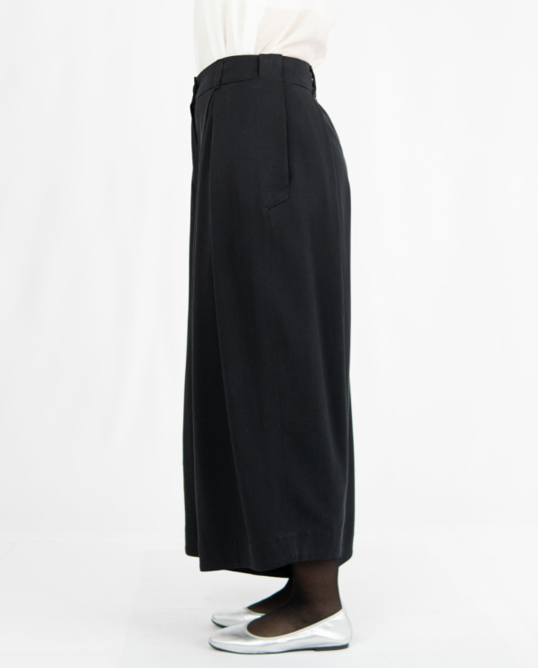 SMOOTH PANTS Weit schwingende Culotte Keijn