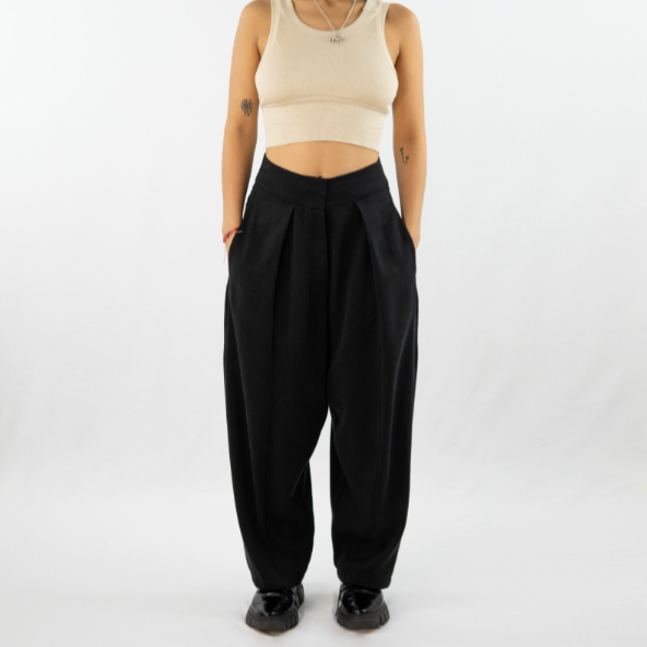 AdoPLI Minimalistische Bundfaltenhose Keijn