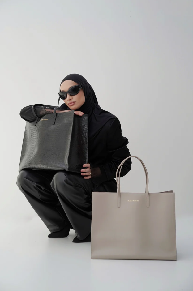 Ledertasche mit Krokooptik Schwarz Meriem Lebdiri