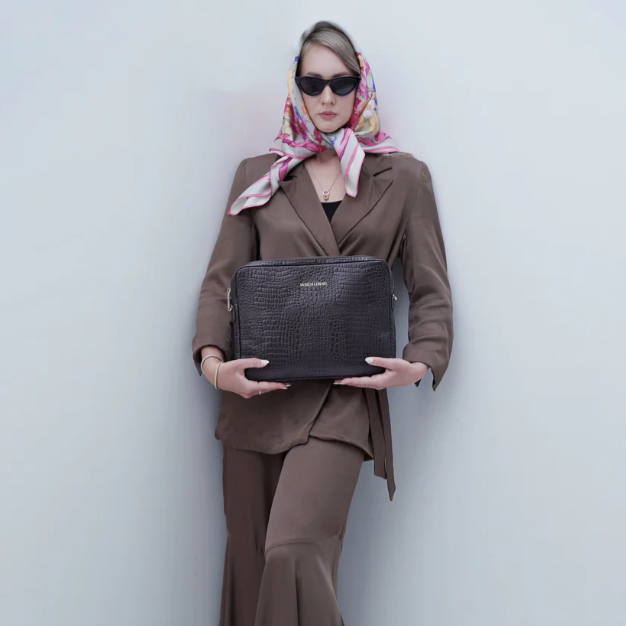 Laptop Ledertasche mit Krokooptik Braun Meriem Lebdiri