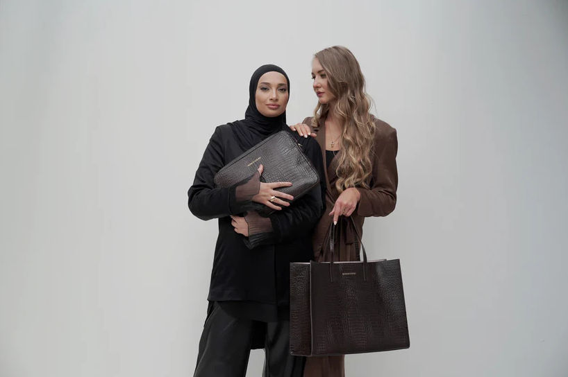 Laptop Ledertasche mit Krokooptik Braun Meriem Lebdiri