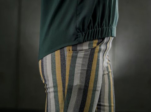 Schmale Baumwollhose aus recycelter Baumwolle ever&anon