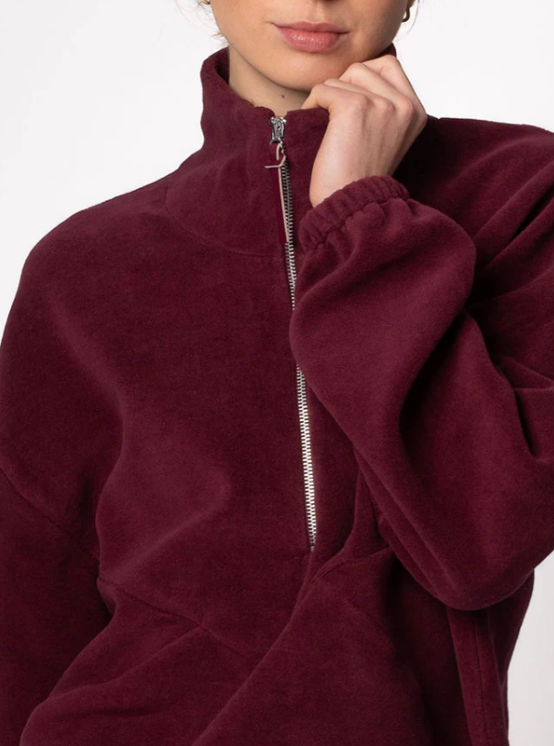 FRIDA Fleecepulli aus Bio-Baumwolle in Bordeaux sweersocean